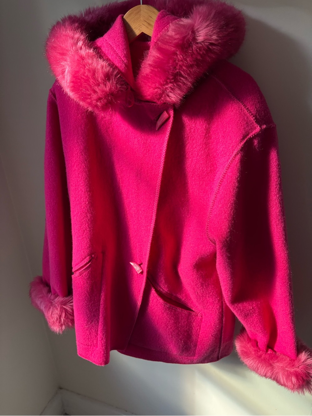 AMAZING 100% Wool Pink Fur Trim Coat
